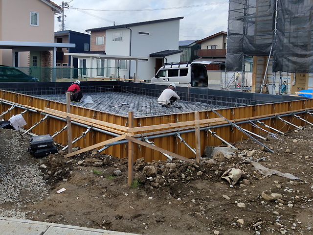 中野市　一戸建て新築工事　基礎鉄筋組み