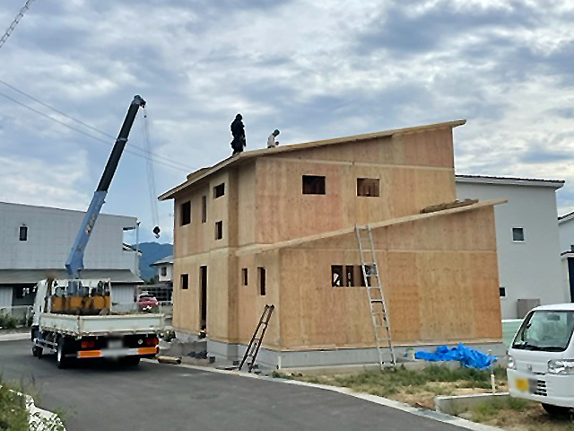 中野市二世帯住宅　新築現場　屋根工事1